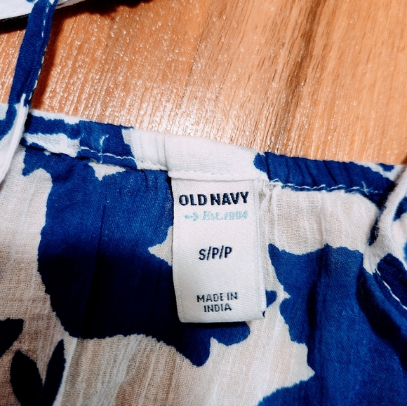 2/$10 Boho top with crocheted birds - Picture 6 of 8